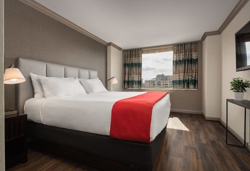 호텔 The River Inn