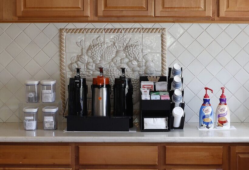 Отель The Stevenson Monterey