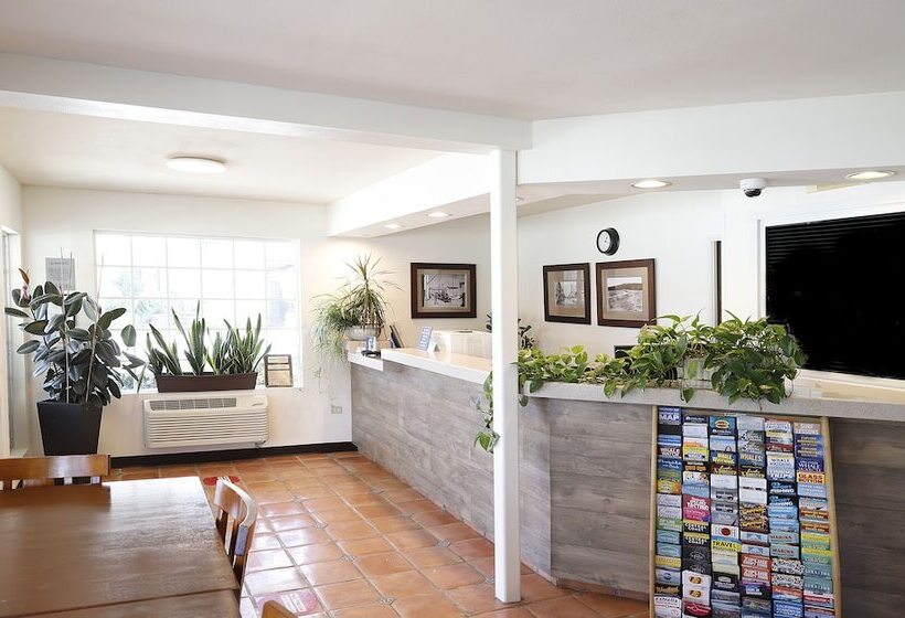 Отель The Stevenson Monterey