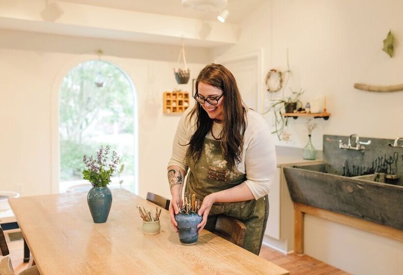 ホテル The Tides Inn