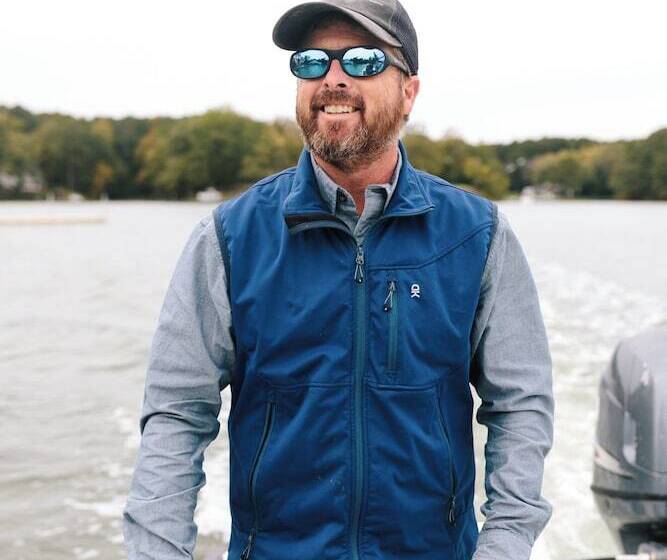 酒店 The Tides Inn