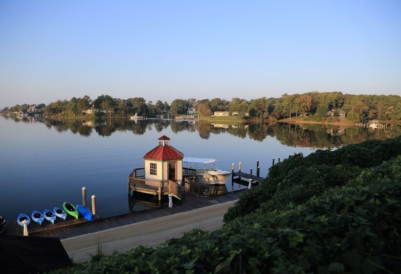 ホテル The Tides Inn