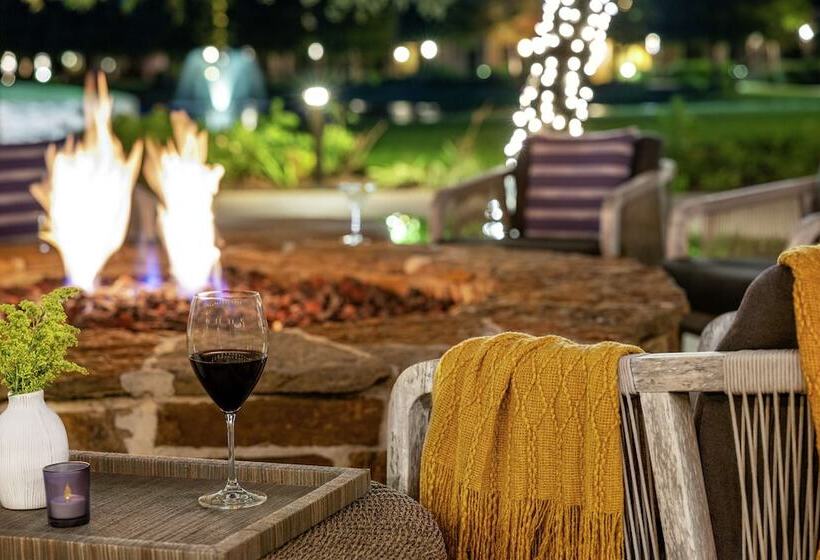 فندق The Woodlands Resort, Curio Collection By Hilton