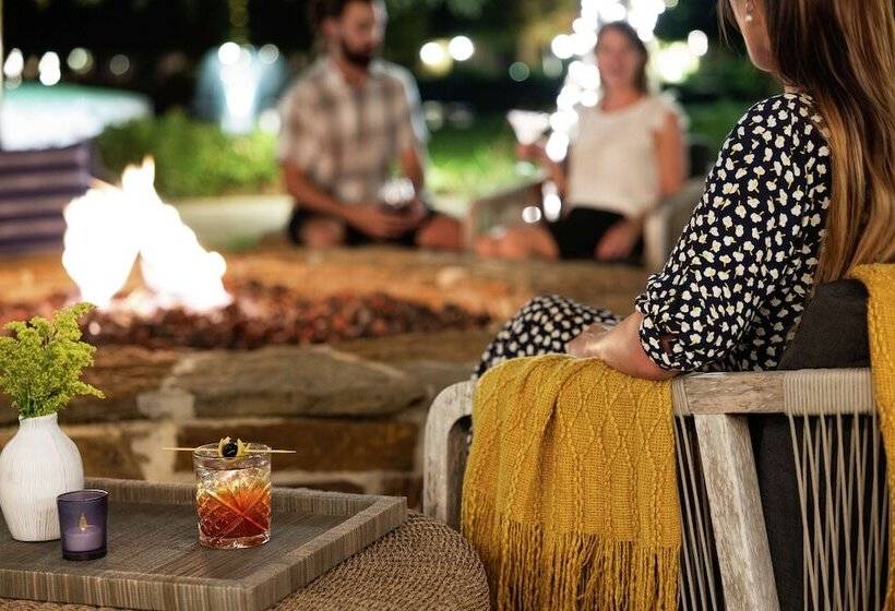 فندق The Woodlands Resort, Curio Collection By Hilton