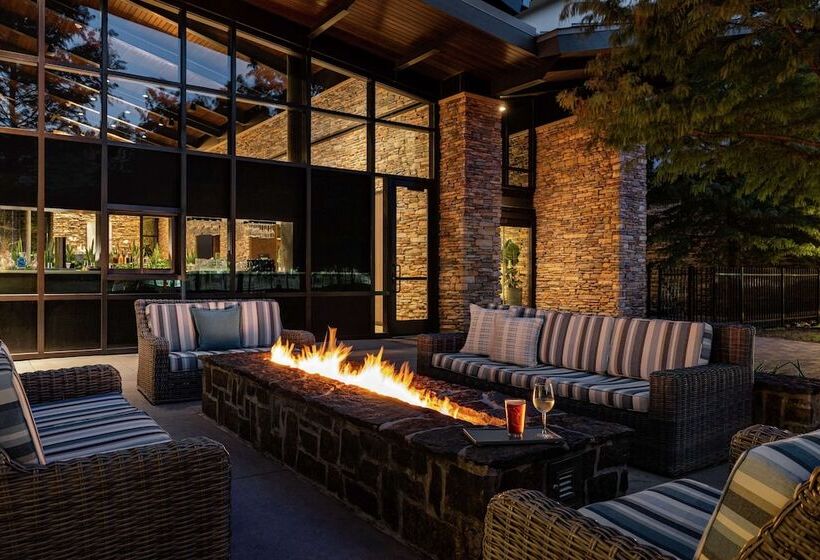 فندق The Woodlands Resort, Curio Collection By Hilton