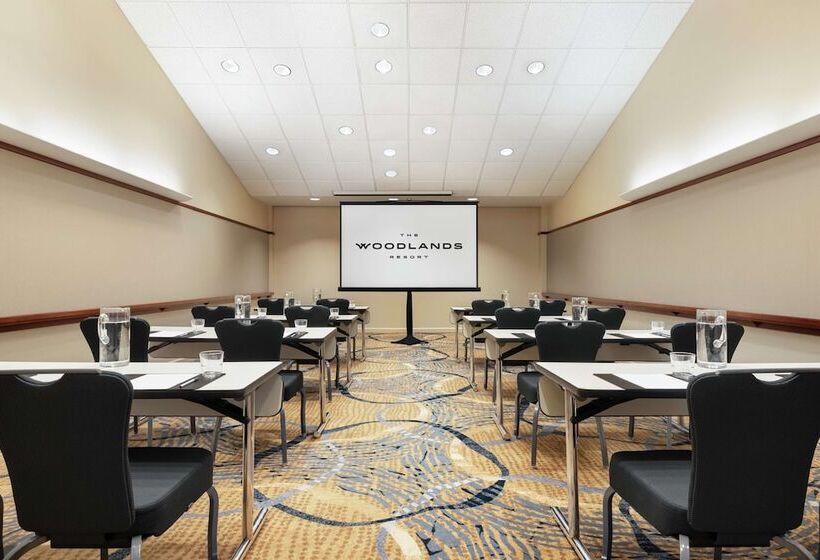 هتل The Woodlands Resort, Curio Collection By Hilton