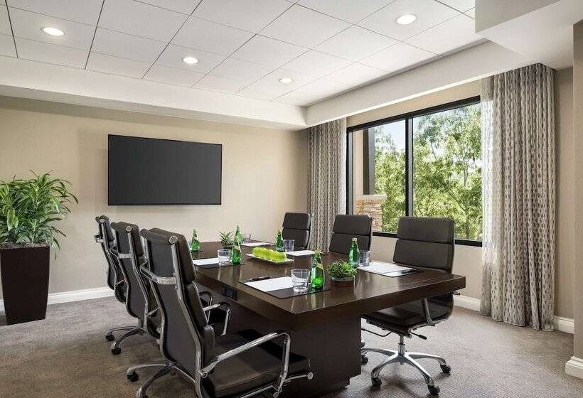 فندق The Woodlands Resort, Curio Collection By Hilton