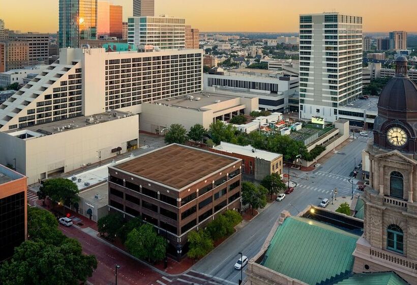 Отель The Worthington Renaissance Fort Worth