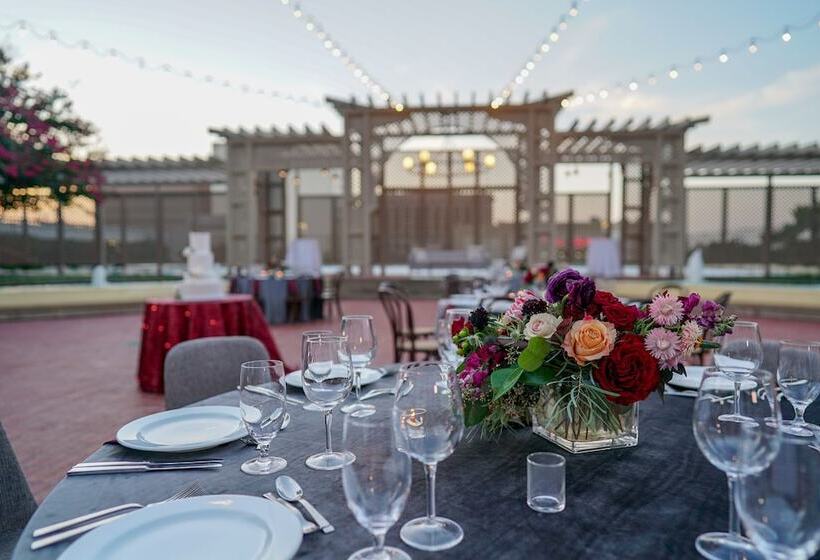 Отель The Worthington Renaissance Fort Worth