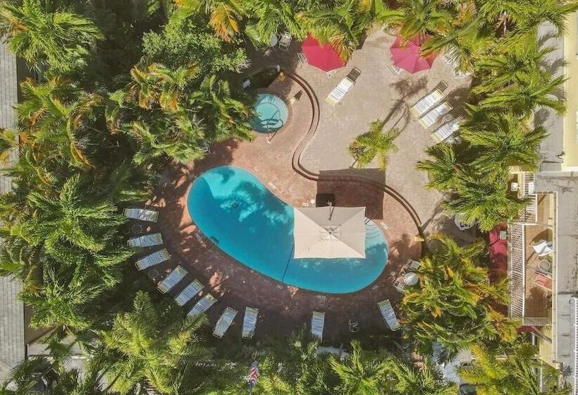 هتل The Grand Resort And Spa