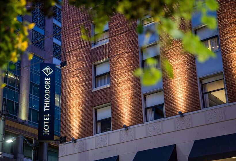 호텔 Theodore