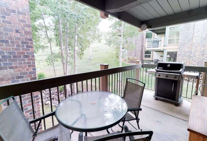 酒店 Top Of The Village Coraltree Residence Collection