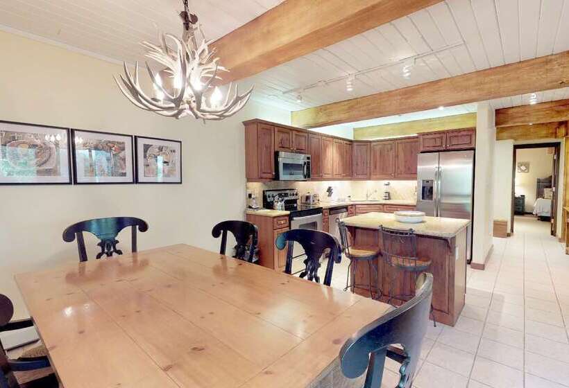 酒店 Top Of The Village Coraltree Residence Collection