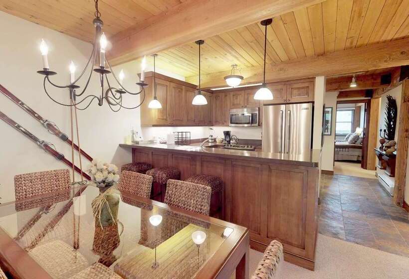 酒店 Top Of The Village Coraltree Residence Collection