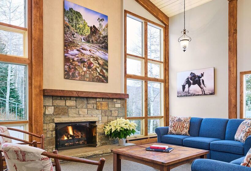 酒店 Top Of The Village Coraltree Residence Collection