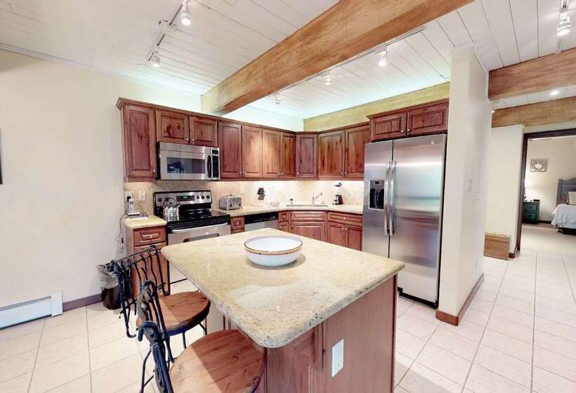 酒店 Top Of The Village Coraltree Residence Collection