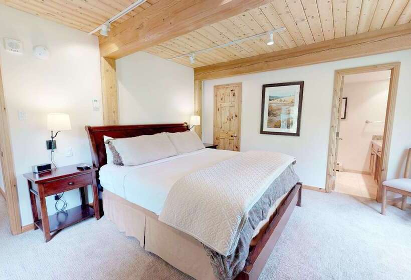 酒店 Top Of The Village Coraltree Residence Collection