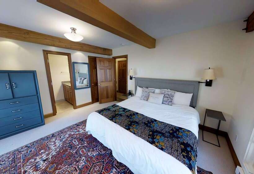 酒店 Top Of The Village Coraltree Residence Collection