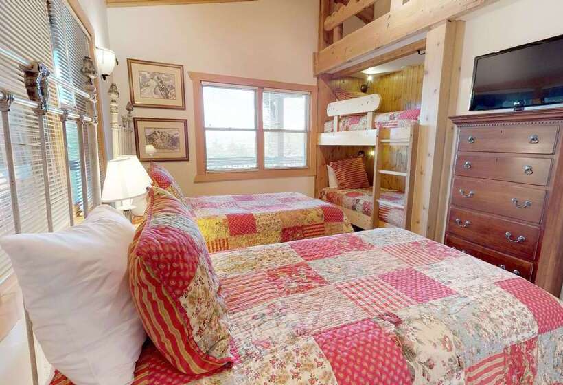 酒店 Top Of The Village Coraltree Residence Collection