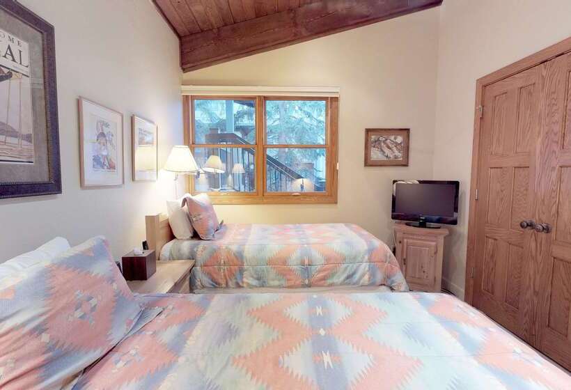 هتل Top Of The Village   Coraltree Residence Collection