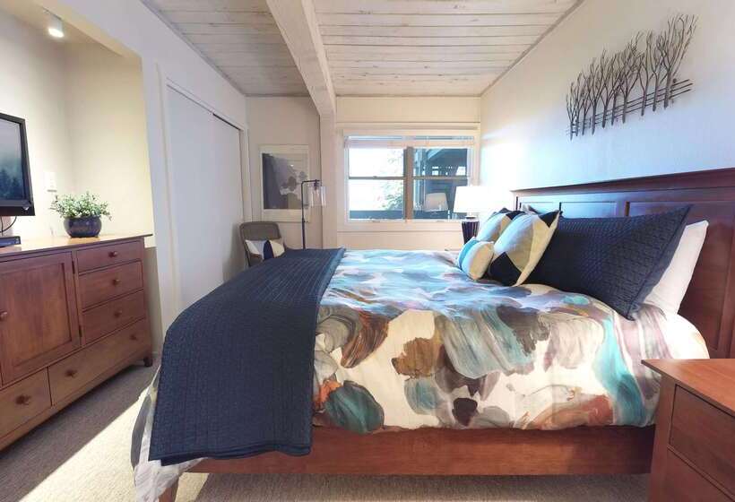 酒店 Top Of The Village Coraltree Residence Collection