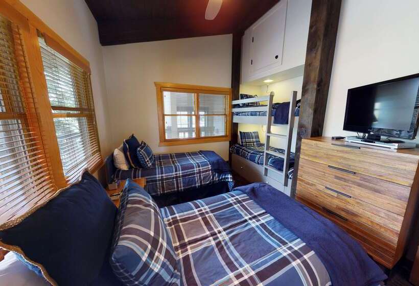 酒店 Top Of The Village Coraltree Residence Collection