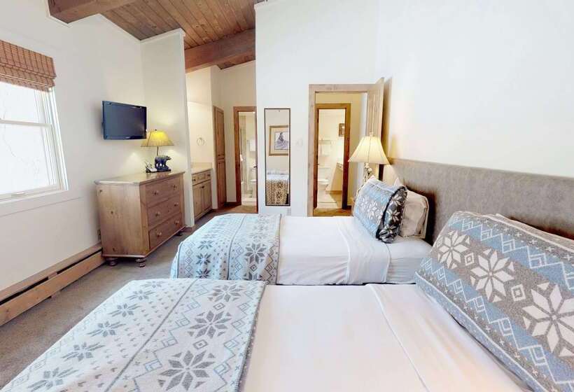 酒店 Top Of The Village Coraltree Residence Collection