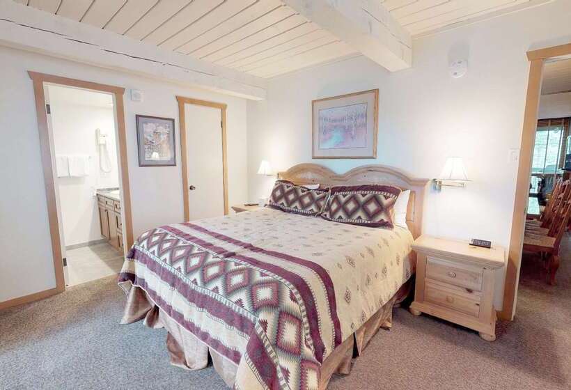 هتل Top Of The Village   Coraltree Residence Collection