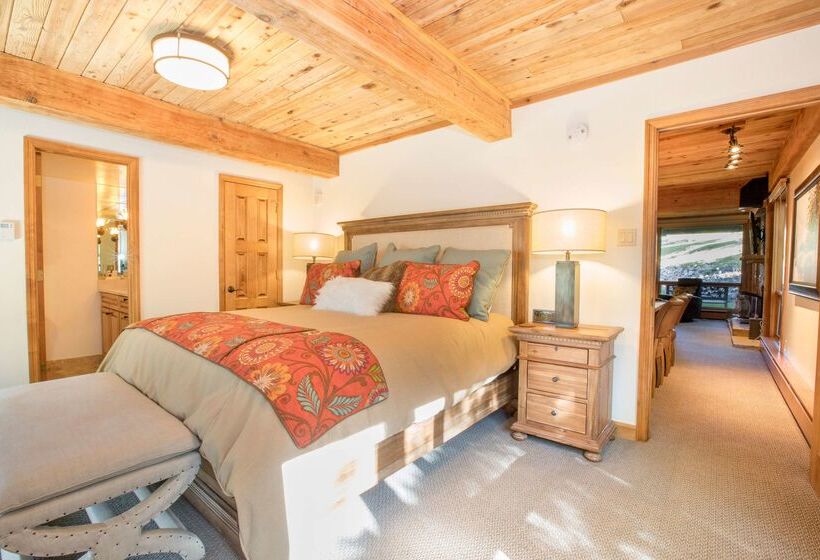 酒店 Top Of The Village Coraltree Residence Collection