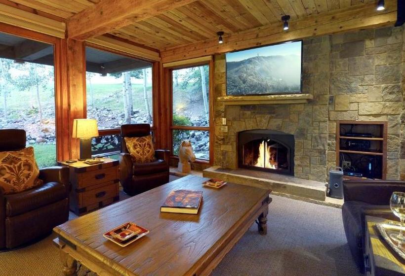 酒店 Top Of The Village Coraltree Residence Collection