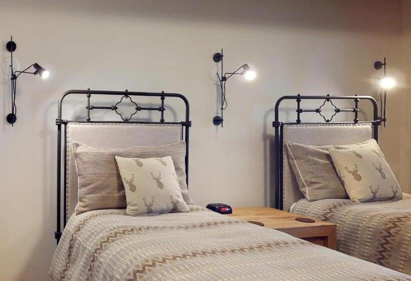 酒店 Top Of The Village Coraltree Residence Collection