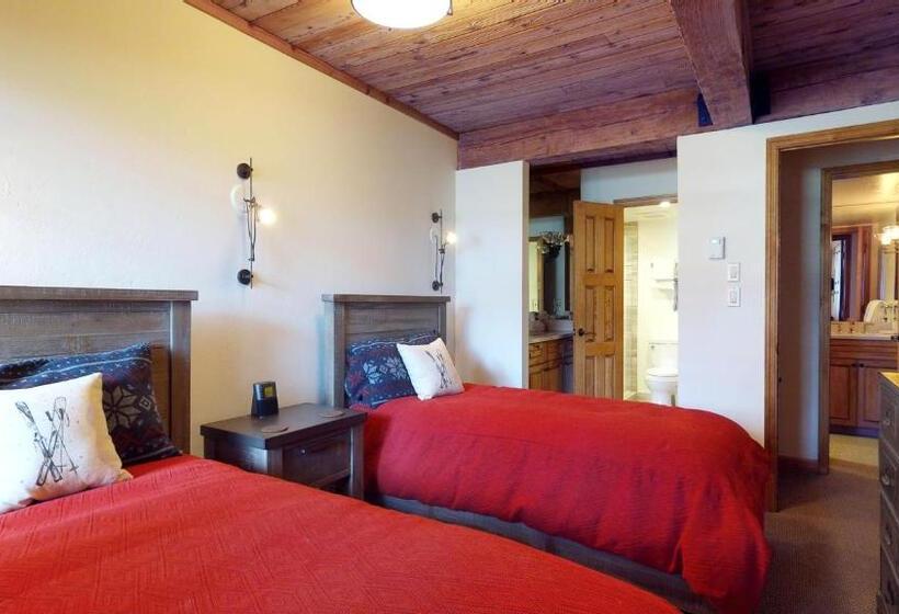 酒店 Top Of The Village Coraltree Residence Collection