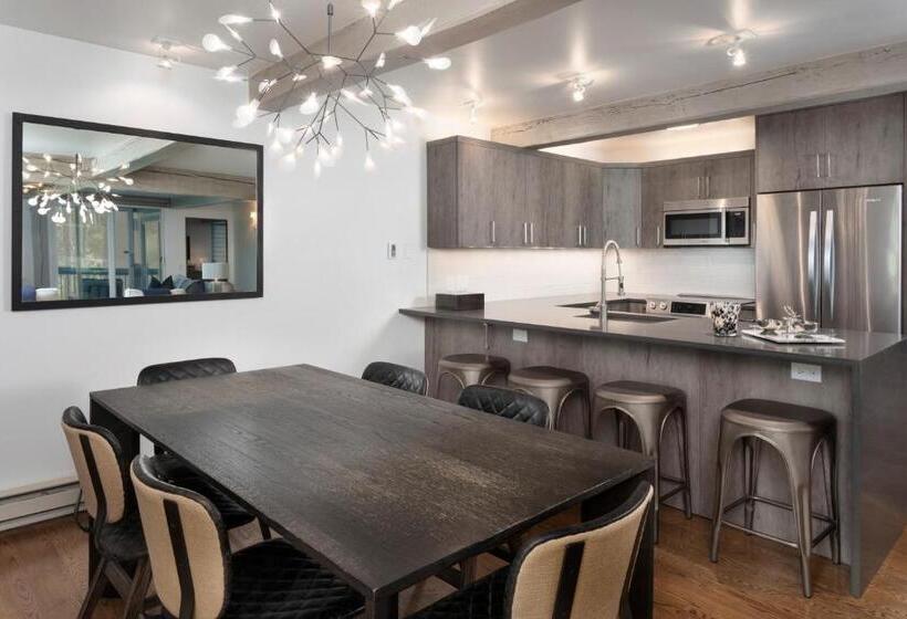 酒店 Top Of The Village Coraltree Residence Collection