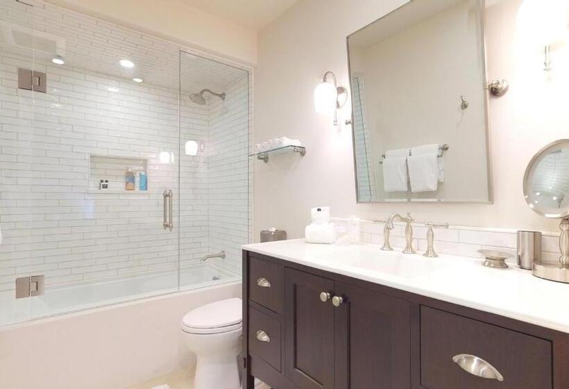 酒店 Top Of The Village Coraltree Residence Collection