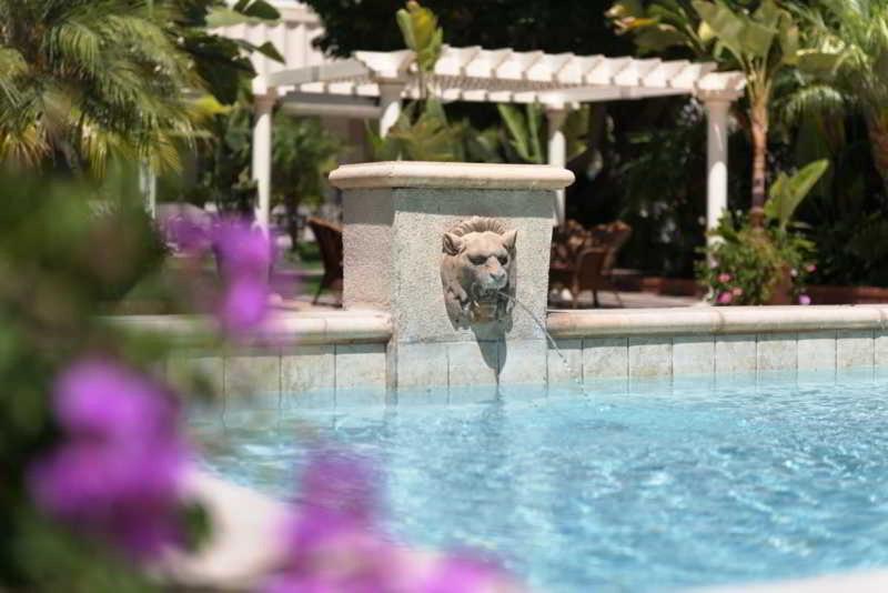 هتل Town And Country San Diego