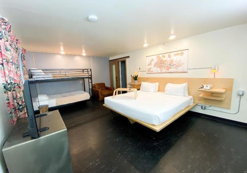 فندق Town House Motor Inn