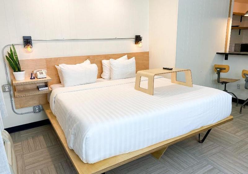 فندق Town House Motor Inn