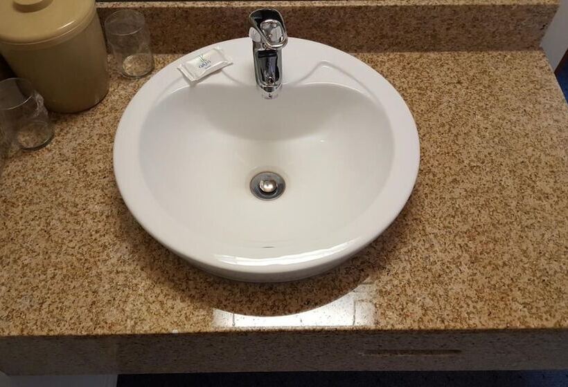 Travelers Lodge Motel Marshall