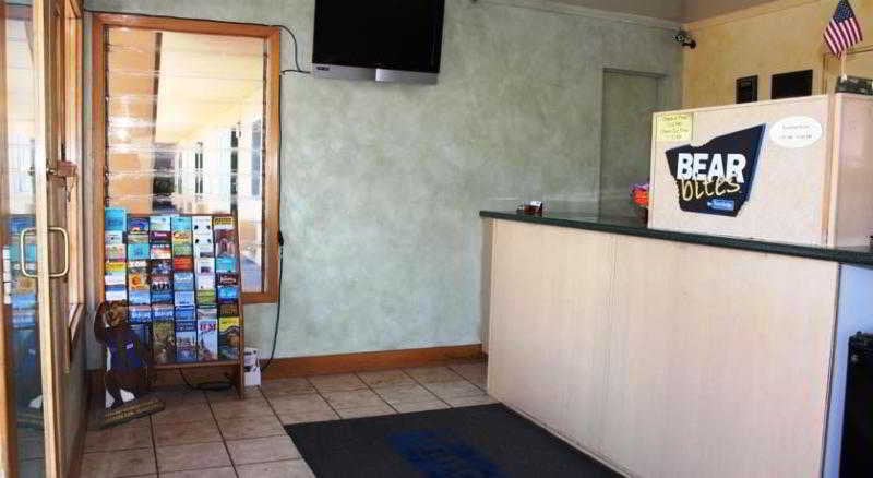 فندق Travelodge 4th Avenue