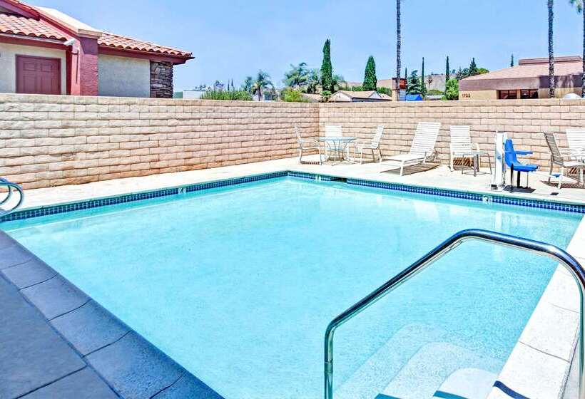 فندق Travelodge By Wyndham Banning Casino And Outlet Mall