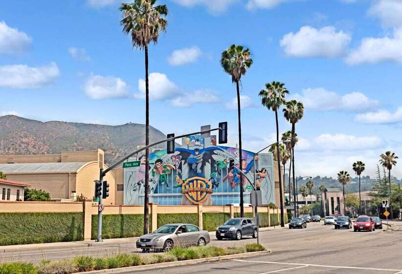 هتل Travelodge By Wyndham Burbankglendale