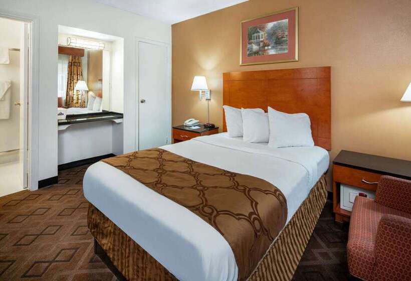 هتل Travelodge By Wyndham Burbankglendale