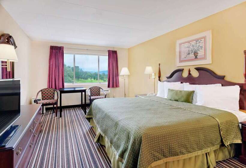 فندق Travelodge By Wyndham Chambersburg