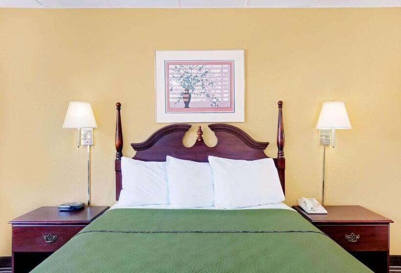 فندق Travelodge By Wyndham Chambersburg