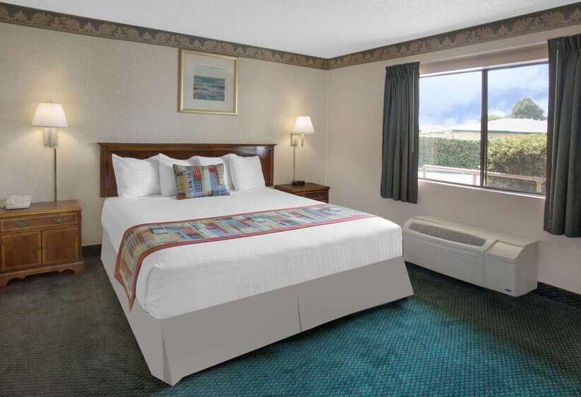 فندق Travelodge By Wyndham Costa Mesa Newport Beach Hacienda