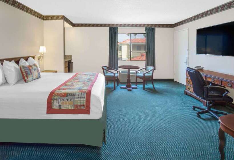 فندق Travelodge By Wyndham Costa Mesa Newport Beach Hacienda
