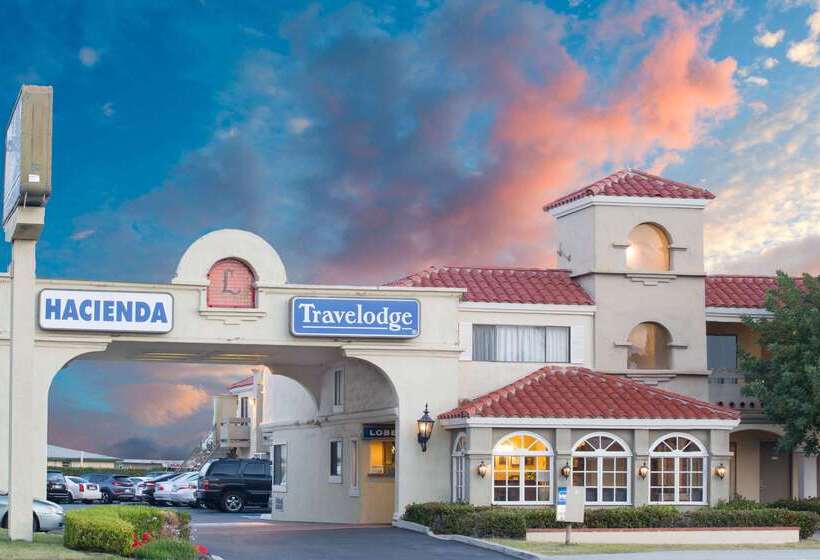 فندق Travelodge By Wyndham Costa Mesa Newport Beach Hacienda