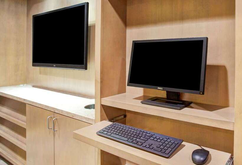 فندق Travelodge By Wyndham Culver City