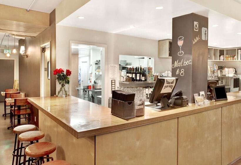 فندق Travelodge By Wyndham Culver City