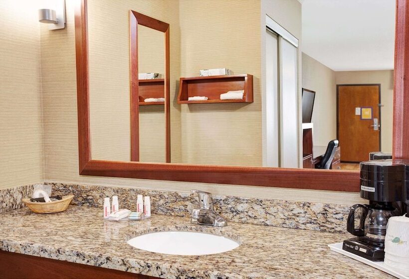 فندق Travelodge By Wyndham Culver City